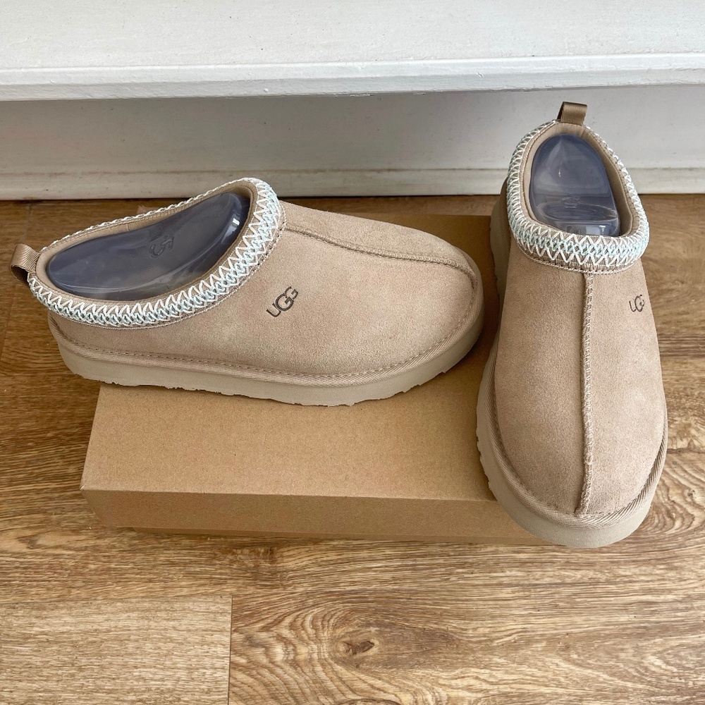 UGG Tazz in Sand color